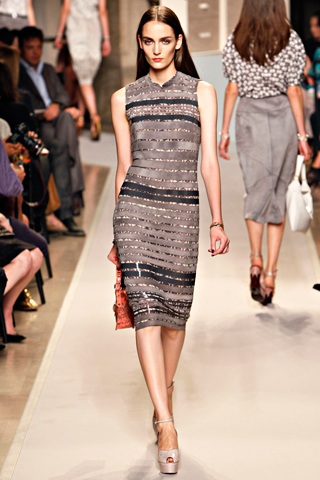 BST xuân hè 2012 của Loewe - 7