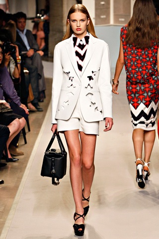 BST xuân hè 2012 của Loewe - 11