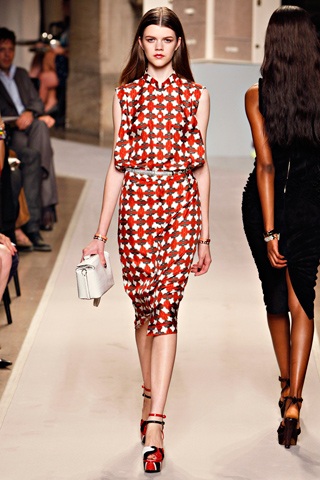 BST xuân hè 2012 của Loewe - 15