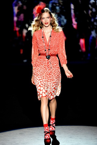 Bay bổng Anna Sui - 12