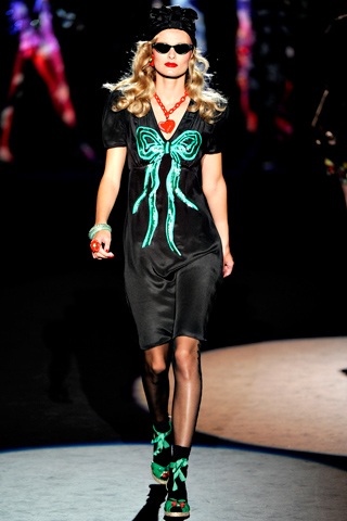 Bay bổng Anna Sui - 20