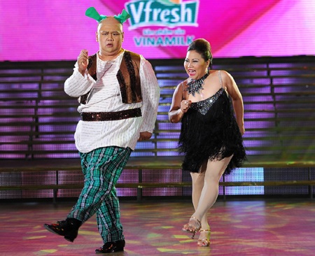 Vân Hugo đi xem Bước nhảy Hoàn vũ 