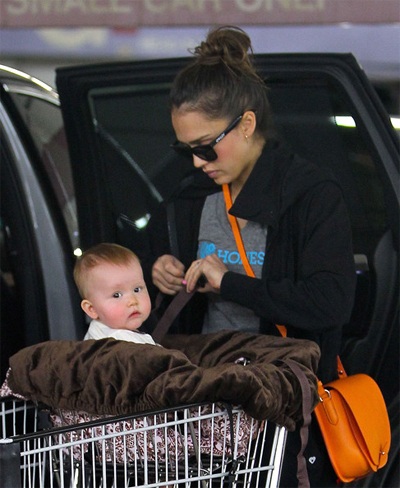 Jessica Alba mua gì trong 1 buổi đi siêu thị? - 1 Jessica Alba mua gì trong 1 buổi đi siêu thị?
