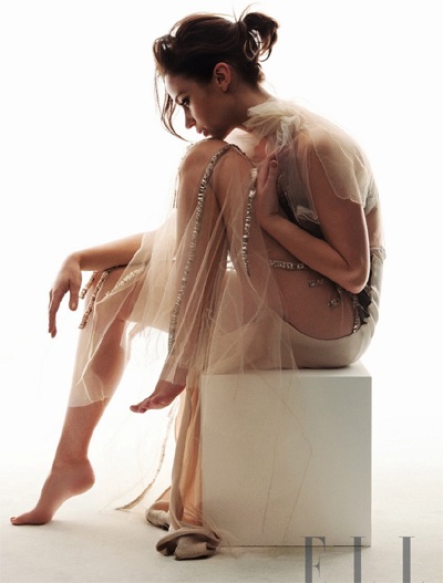 Người đẹp khoe sắc trên tạp chí