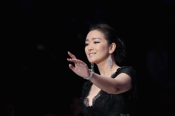 Vòng quanh thế giới giải trí ngày 1/4