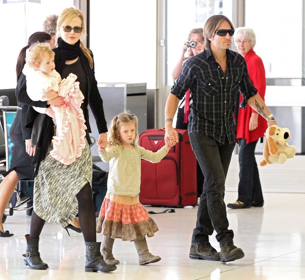 Vòng quanh thế giới giải trí ngày 30/3