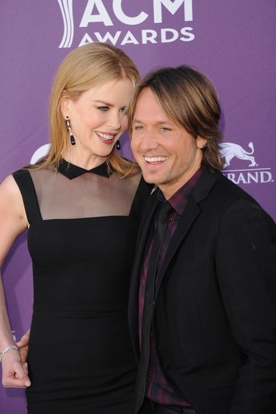 Dập dìu “sao” dự lễ trao giải nhạc đồng quê