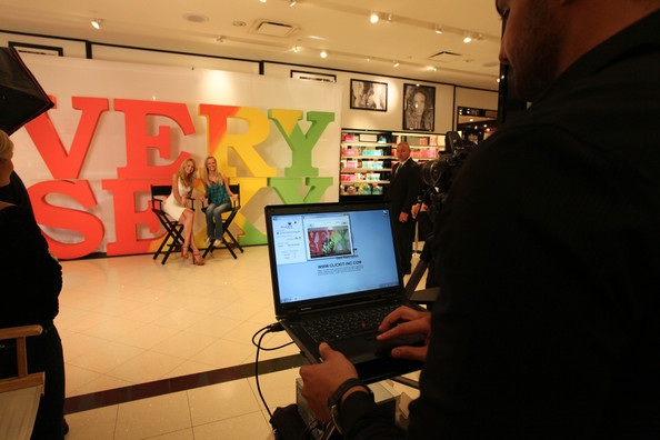 Candice Swanepoel khoe vóc dáng siêu quyến rũ