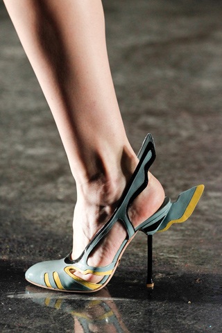 Những mẫu sandal cực hot cho mùa hè 2012 - 1 Những mẫu sandal cực hot cho mùa hè 2012