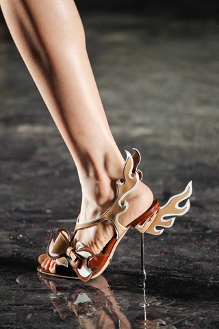 Những mẫu sandal cực hot cho mùa hè 2012 - 6 Những mẫu sandal cực hot cho mùa hè 2012