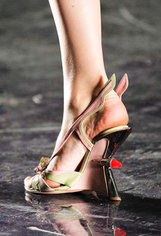 Những mẫu sandal cực hot cho mùa hè 2012 - 15 Những mẫu sandal cực hot cho mùa hè 2012