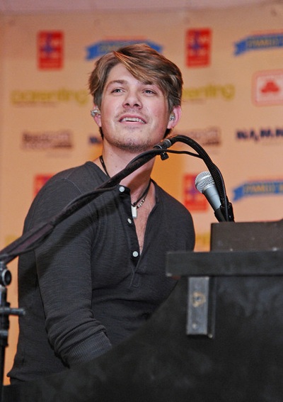 Taylor Hanson lên chức bố lần 5 - 1 Taylor Hanson lên chức bố lần 5