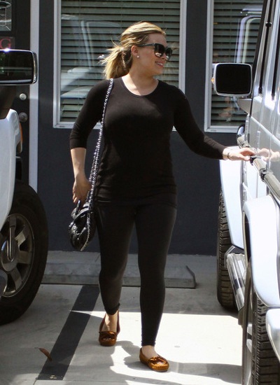 Hilary Duff cho con bú - 2 Hilary Duff cho con bú