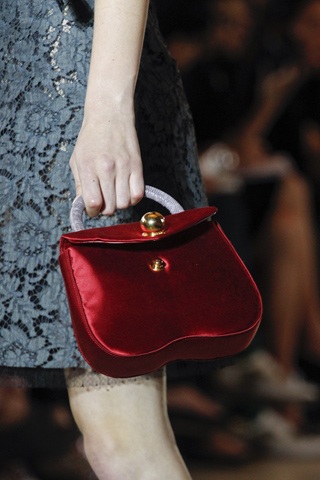 Những chiếc túi xinh xắn của Miu Miu