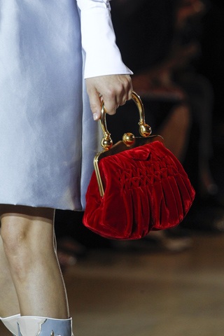 Những chiếc túi xinh xắn của Miu Miu