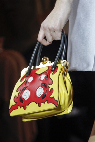 Những chiếc túi xinh xắn của Miu Miu