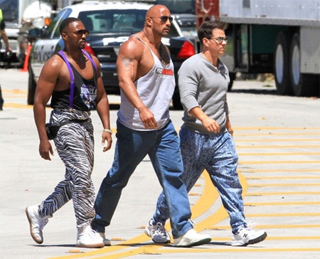 Vòng quanh thế giới giải trí ngày 25/4