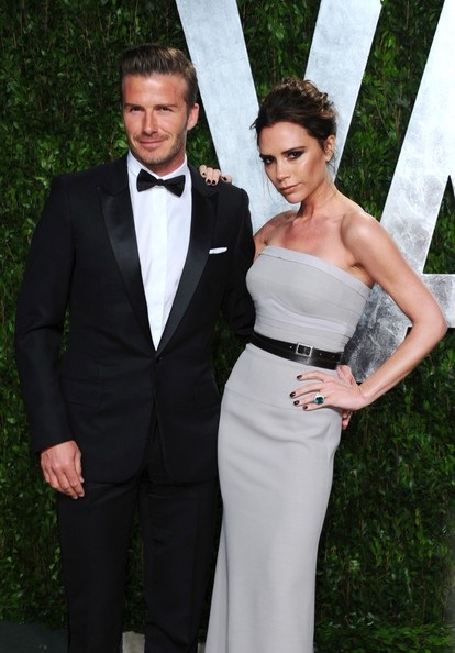 Victoria Beckham bị chê tạo dáng đơn điệu - 1 Victoria Beckham bị chê tạo dáng đơn điệu