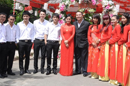 Phạm Quỳnh Anh rạng ngời trong lễ ăn hỏi - 5 Phạm Quỳnh Anh rạng ngời trong lễ ăn hỏi