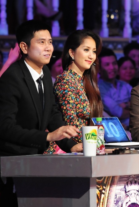 Sau váy voan gây tranh cãi, Khánh Thi diện áo dài - 5 Sau váy voan gây tranh cãi, Khánh Thi diện áo dài - 5