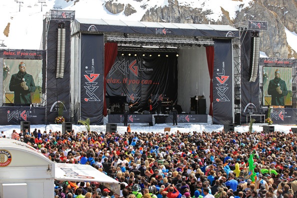 Mariah Carey bị chê vì mặc quần bó sát