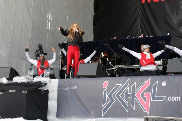 Mariah Carey bị chê vì mặc quần bó sát