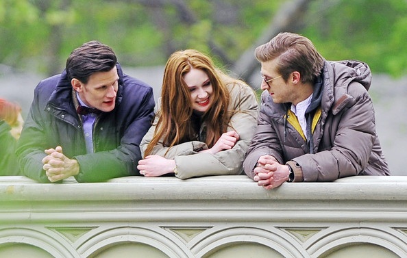 Vòng quanh thế giới giải trí ngày 12/4