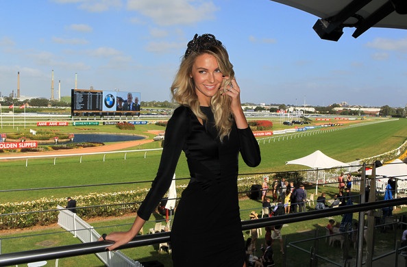 Vẻ đẹp ngọt ngào quyến rũ của Hoa hậu Hoàn vũ 