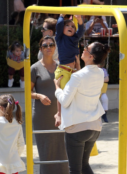 Vòng quanh thế giới giải trí ngày 7/5 - 4 Vòng quanh thế giới giải trí ngày 7/5