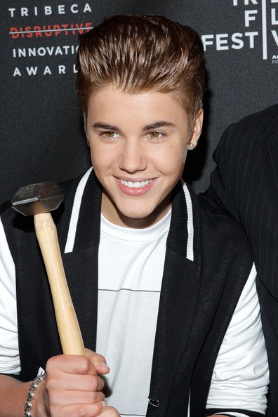 Justin Bieber đã tốt nghiệp phổ thông