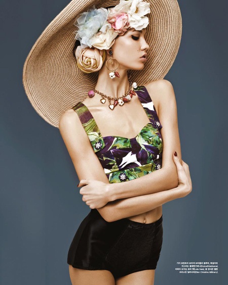 Karlie Kloss: Gầy gò vẫn tự tin khoe thân - 5 Karlie Kloss: Gầy gò vẫn tự tin khoe thân