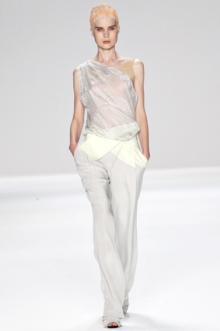 Sành điệu Narciso Rodriguez