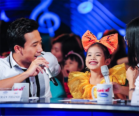 Trấn Thành trổ tài “ngoại ngữ” trong show mở màn Đồ Rê Mí 2012 - 2 Trấn Thành trổ tài “ngoại ngữ” trong show mở màn Đồ Rê Mí 2012