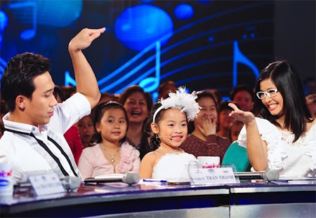 Trấn Thành trổ tài “ngoại ngữ” trong show mở màn Đồ Rê Mí 2012 - 3 Trấn Thành trổ tài “ngoại ngữ” trong show mở màn Đồ Rê Mí 2012