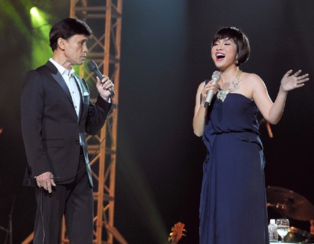 Mỹ Linh biến ảo trong liveshow tại TPHCM - 7 Mỹ Linh biến ảo trong liveshow tại TPHCM