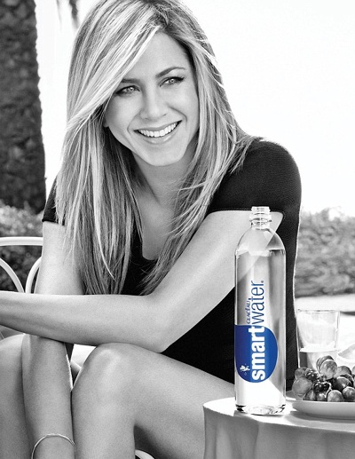 Vòng quanh thế giới giải trí ngày 16/5