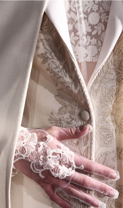 Tinh xảo họa tiết ren