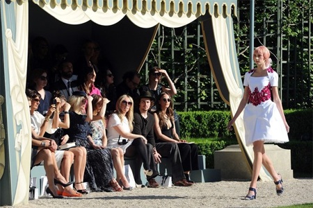 Chanel ra mắt BST mới chào mừng LHP Cannes - 17 Chanel ra mắt BST mới chào mừng LHP Cannes