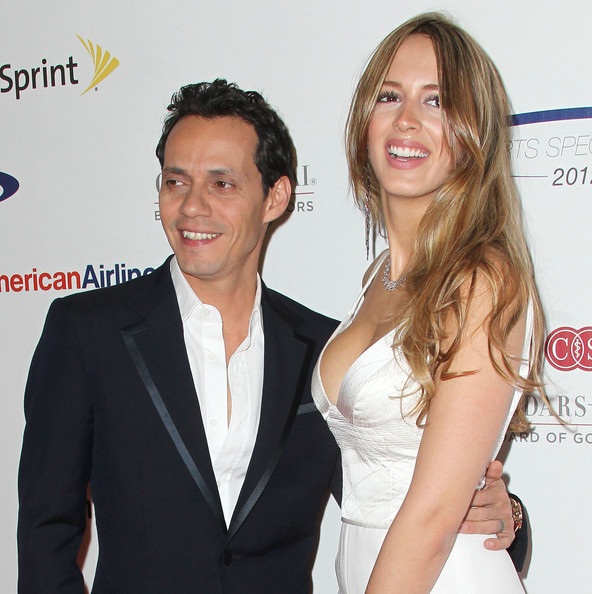Marc Anthony khoe bạn gái siêu hấp dẫn - 1 Marc Anthony khoe bạn gái siêu hấp dẫn