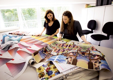 “Sao” mê đồ Longchamp