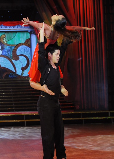 Anh Thư tiếp tục tận dụng lợi thế hình thể