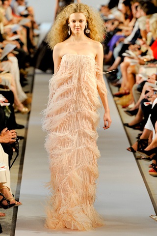 BST nổi bật và rực rỡ của Oscar de la Renta