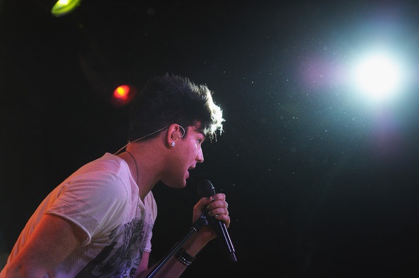 Vòng quanh thế giới giải trí ngày 26/5 - 5 Vòng quanh thế giới giải trí ngày 26/5