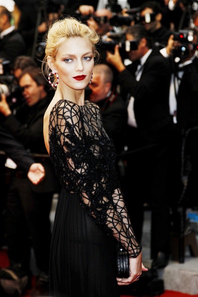 Hoa hậu thế giới “nặng nề” trên thảm đỏ - 19 Hoa hậu thế giới “nặng nề” trên thảm đỏ