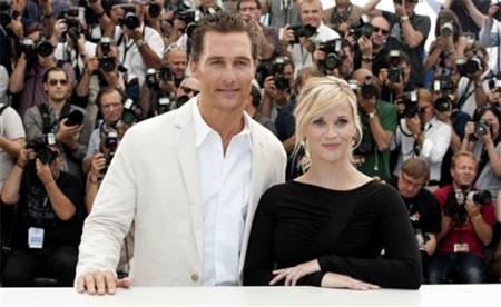 Reese Witherspoon “bế bụng” dự LHP Cannes - 1 Reese Witherspoon “bế bụng” dự LHP Cannes