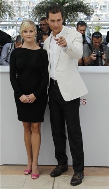 Reese Witherspoon “bế bụng” dự LHP Cannes - 5 Reese Witherspoon “bế bụng” dự LHP Cannes