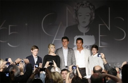 Reese Witherspoon “bế bụng” dự LHP Cannes - 17 Reese Witherspoon “bế bụng” dự LHP Cannes