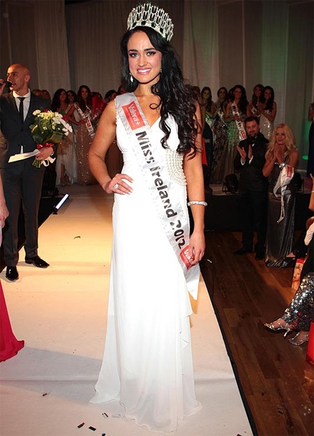 Quá già, Hoa hậu Ai len mất vương miện - 2 Quá già, Hoa hậu Ai len mất vương miện