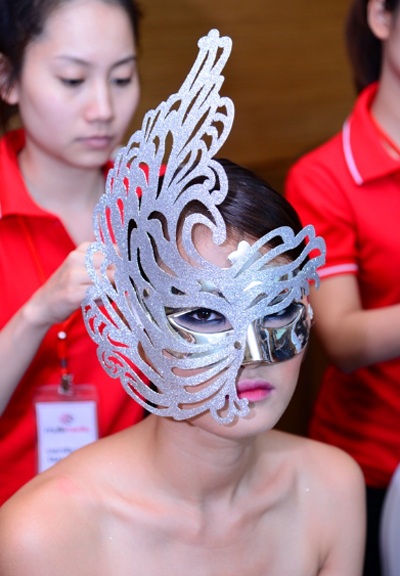 15 cô gái bí ấn sau chiếc mặt nạ - 3 15 cô gái bí ấn sau chiếc mặt nạ