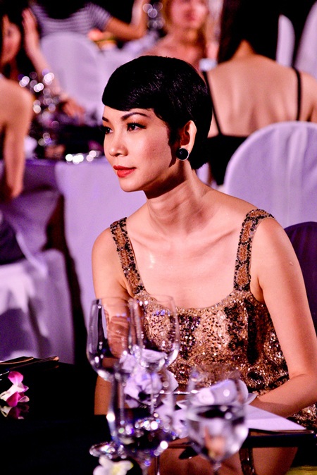 Thí sinh Vietnam’s Next Top Model dự tiệc trong hang động - 4 Thí sinh Next Top Vietnam’s Next Top Model dự tiệc trong hang động